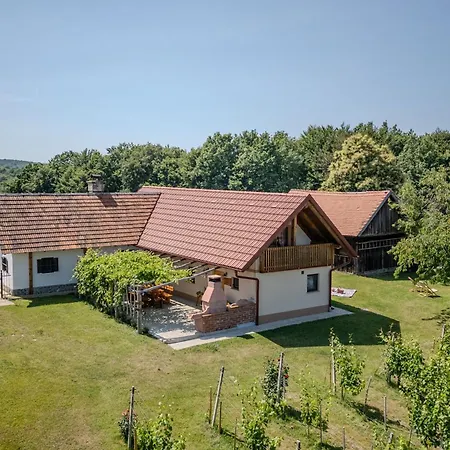 Ferienhaus Deer's Hill - Sauna, Hot Tub, Garden - Happy *