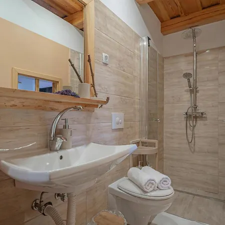 Deer's Hill - Sauna, Hot Tub, Garden - Happy *
