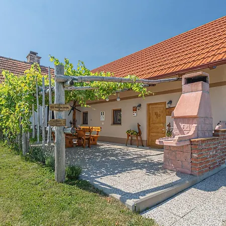 Ferienhaus Deer's Hill - Sauna, Hot Tub, Garden - Happy Mala Nedelja